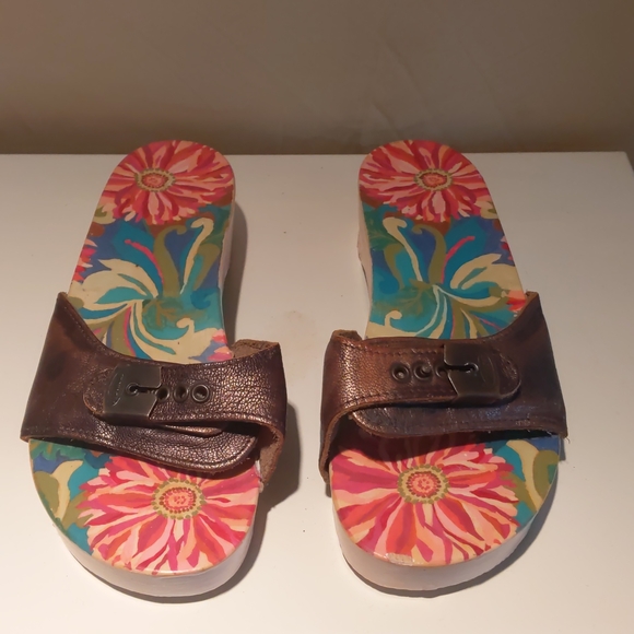 Dr. Scholl's Shoes - Pre-Owned Hand Painted Bronze Dr. Scholl's classic sandals